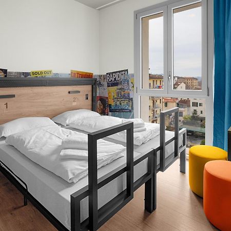 A&O Hostel Firenze Campo Di Marte Bagian luar foto