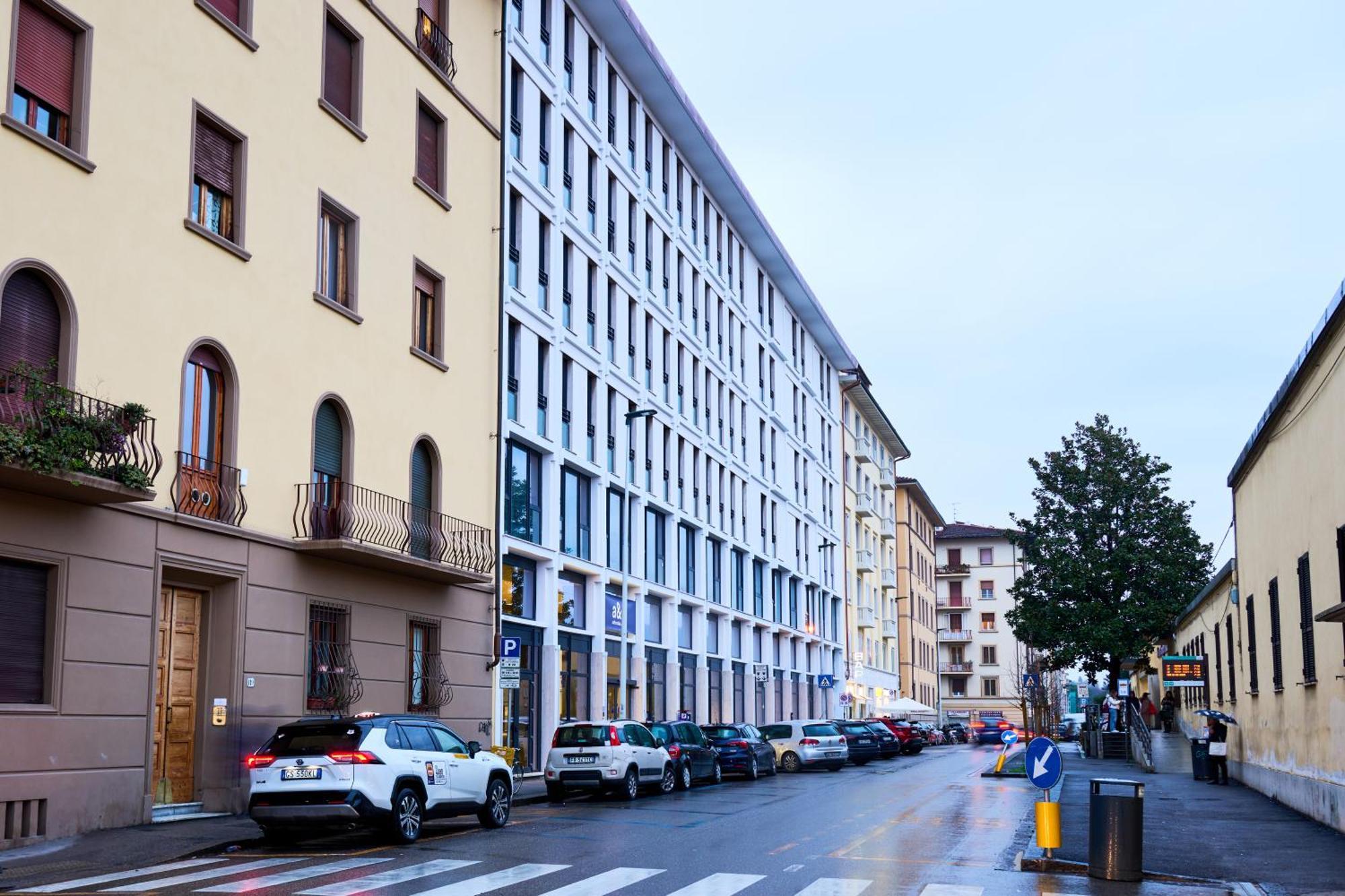 A&O Hostel Firenze Campo Di Marte Bagian luar foto